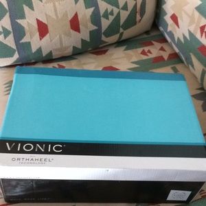 Vionic Dewey Men’s Slippers